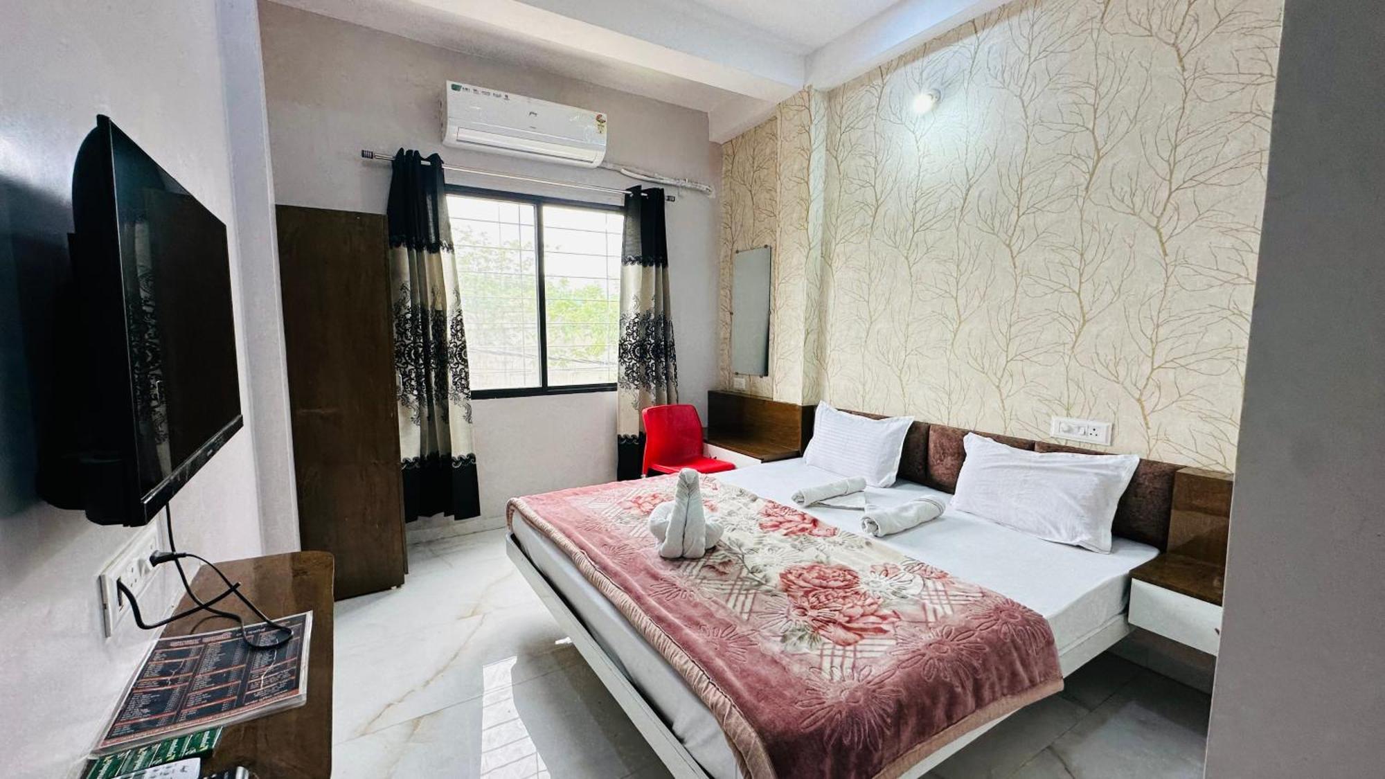 Hotel Kanha Palace اوجاين المظهر الخارجي الصورة
